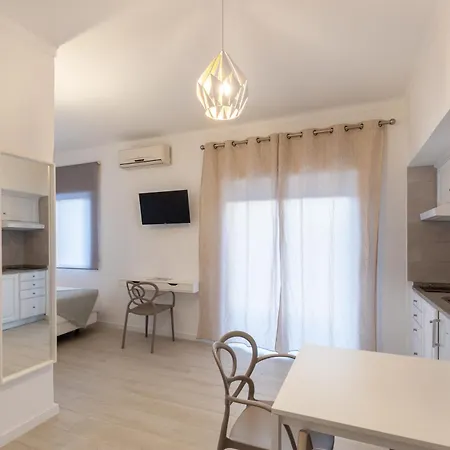 Guest Aparthotel *